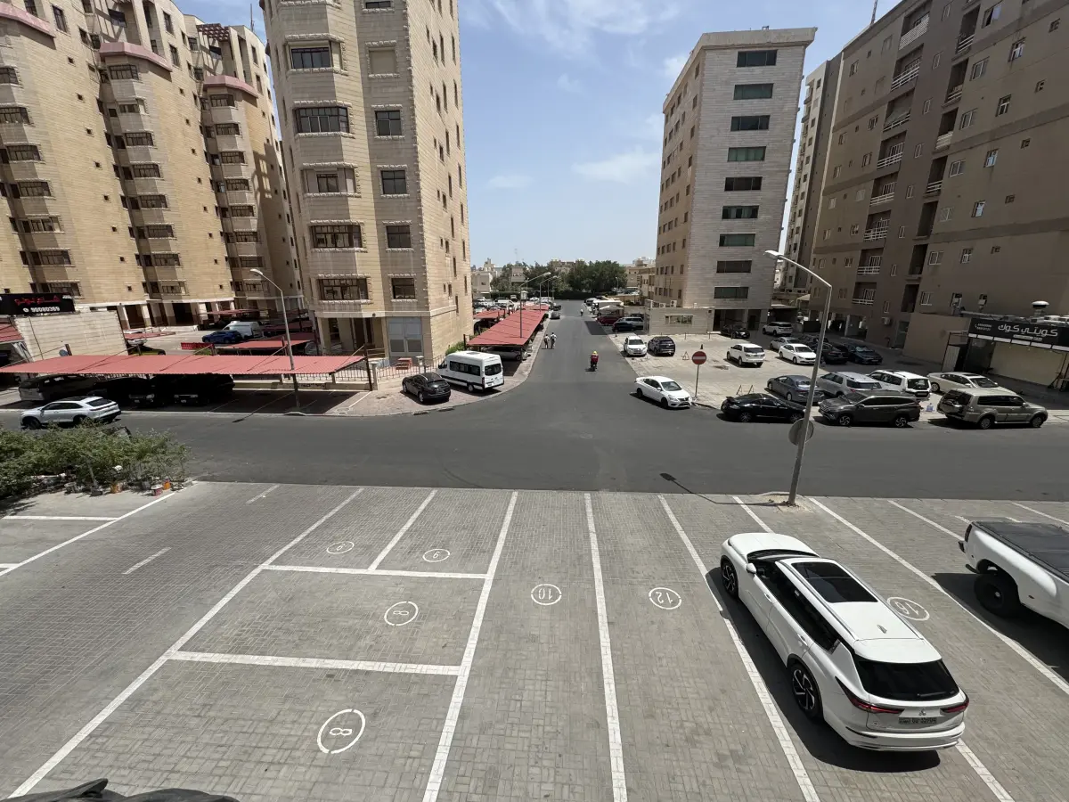 Rent Commercial in Salmiya