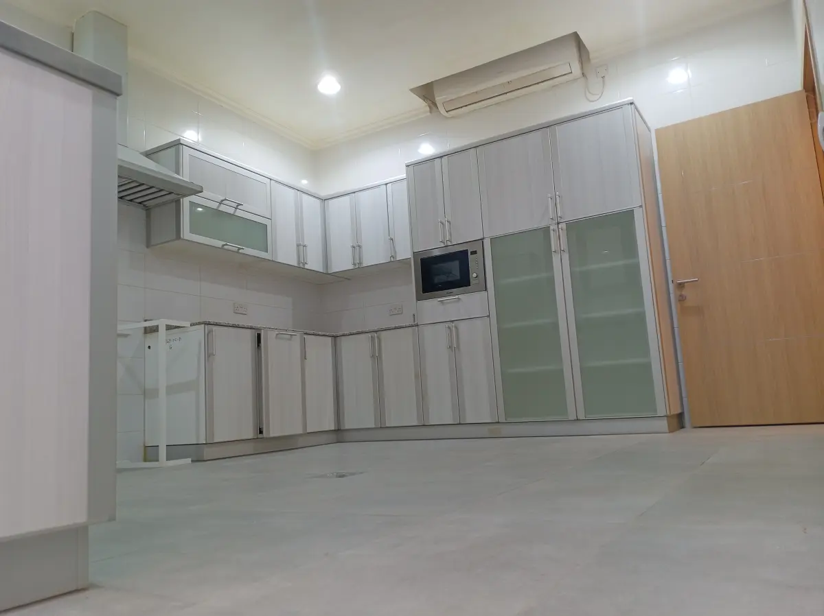 Rent Floor in Bayan