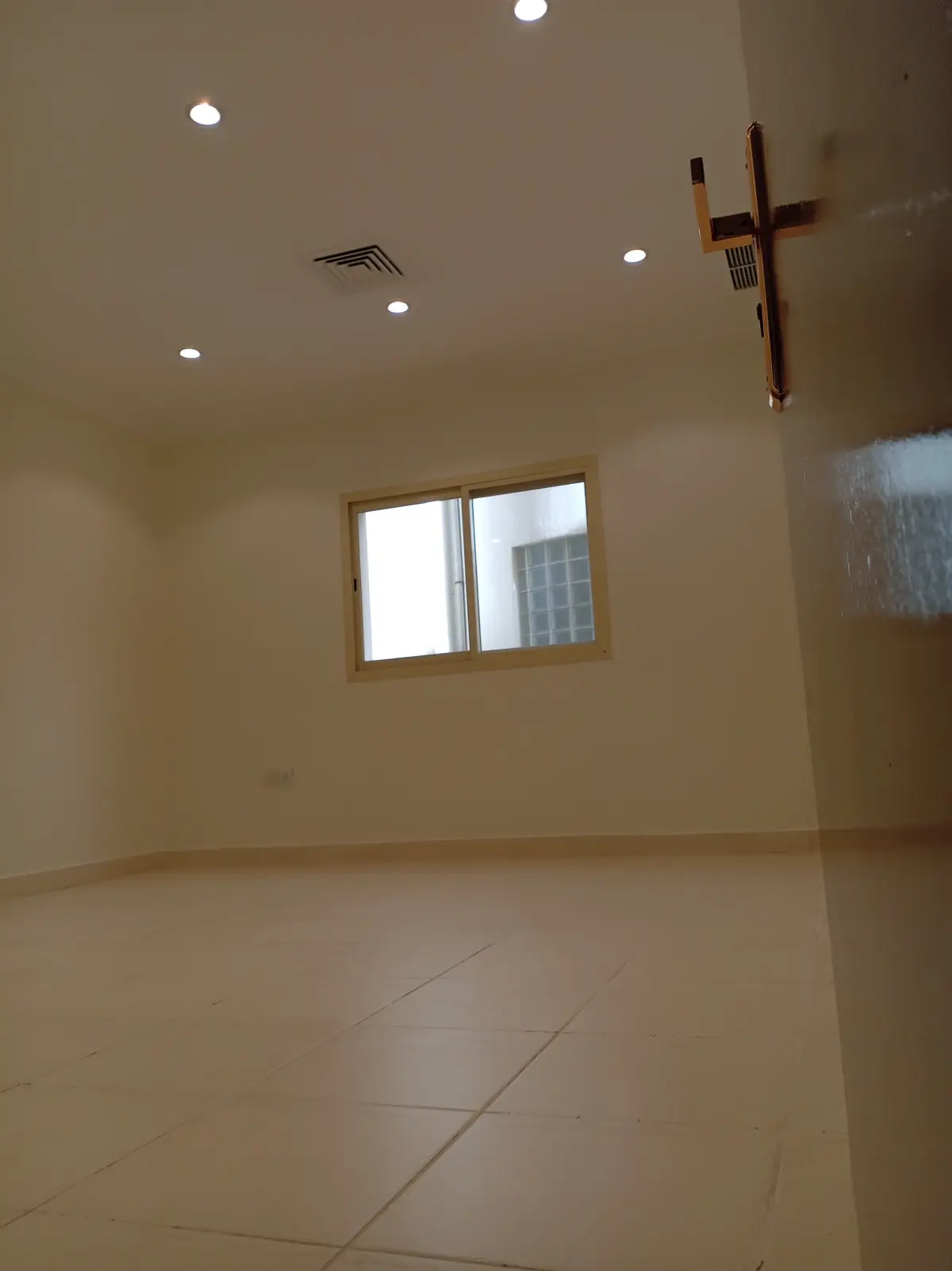 Rent Floor in Zahra