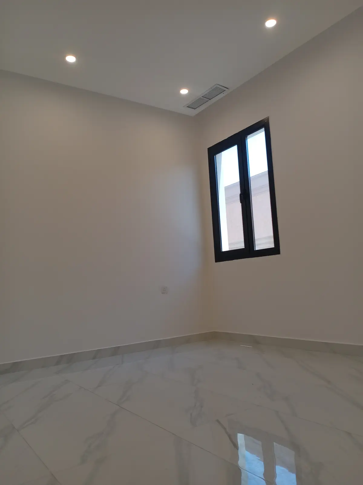 Rent Apartment in Omariya