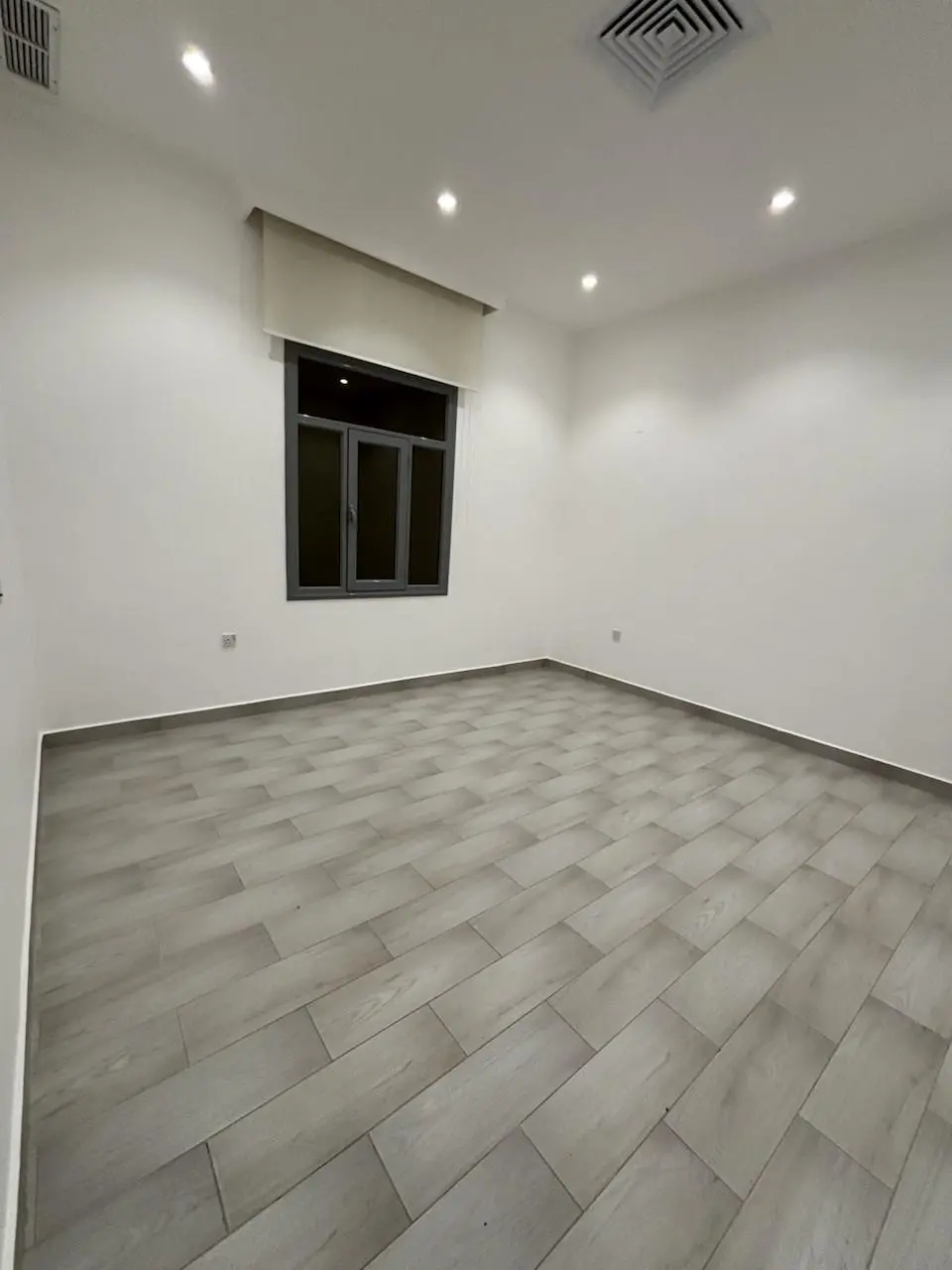 Rent Floor in Abu Fatira