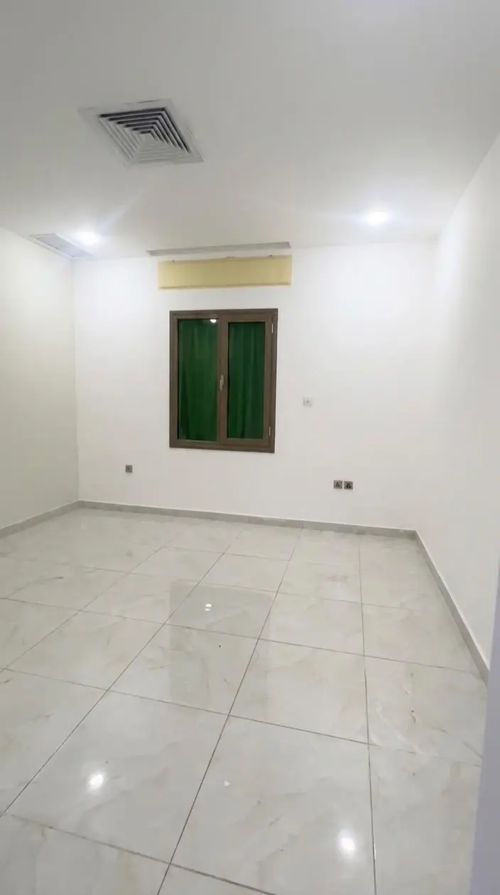للإيجار شقة في الدسمة