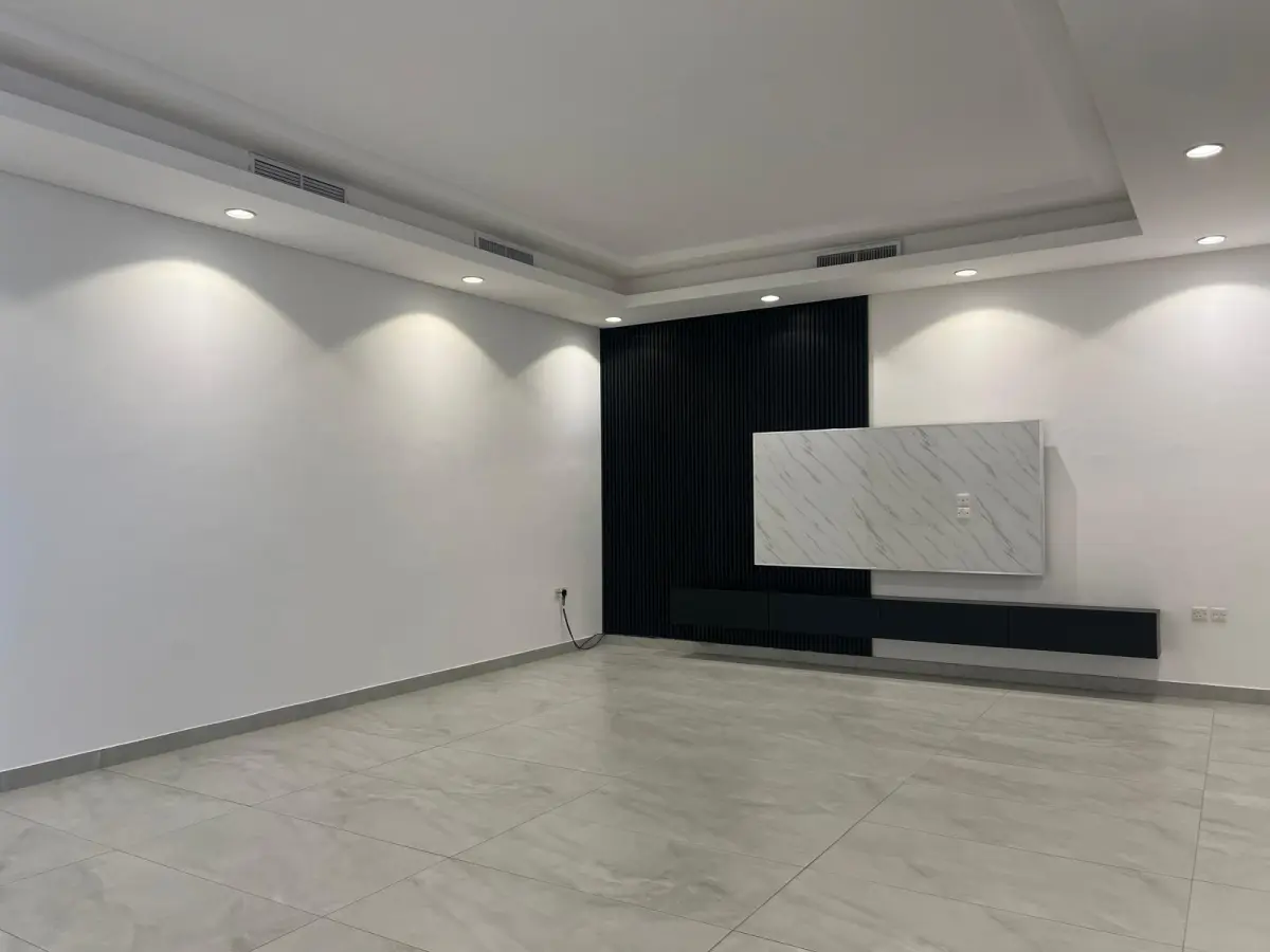 Rent Floor in Rumaithiya
