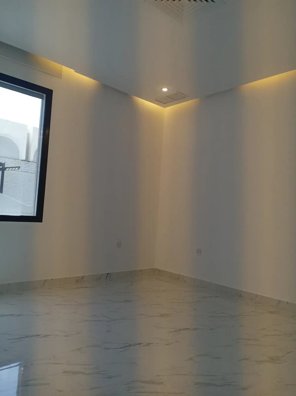 Rent Floor in Bayan