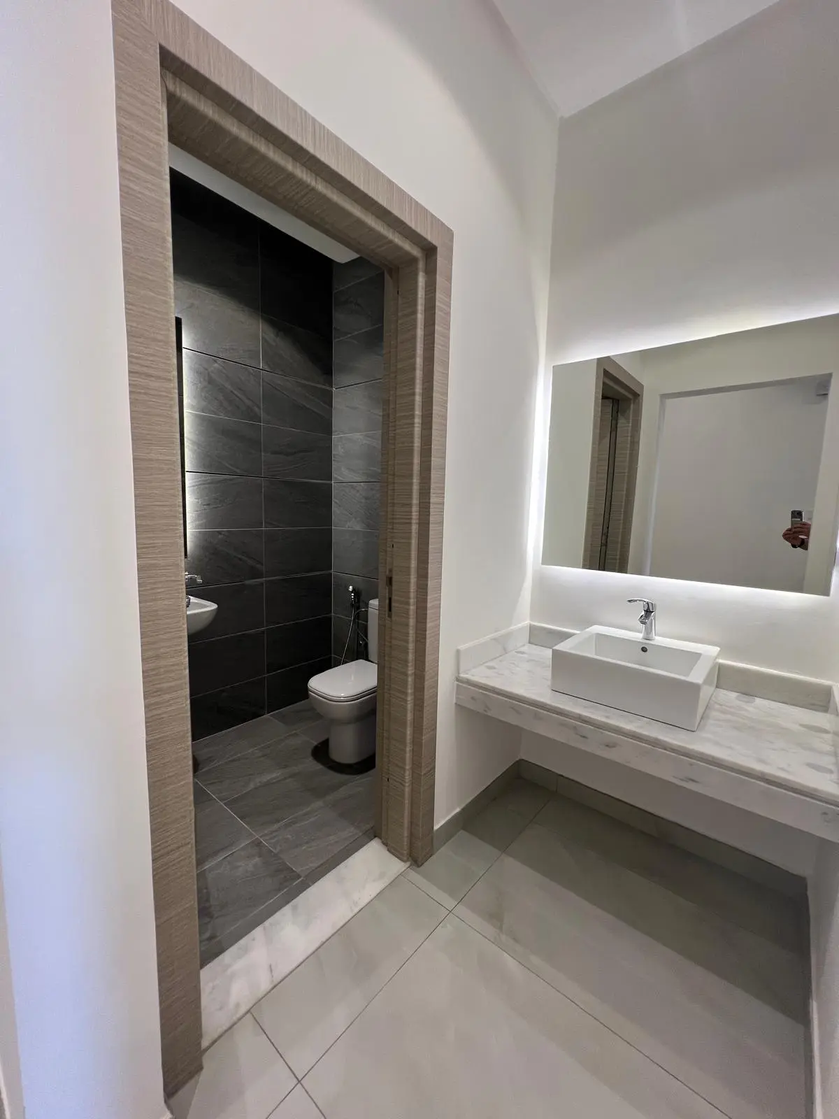 Rent Floor in Rumaithiya