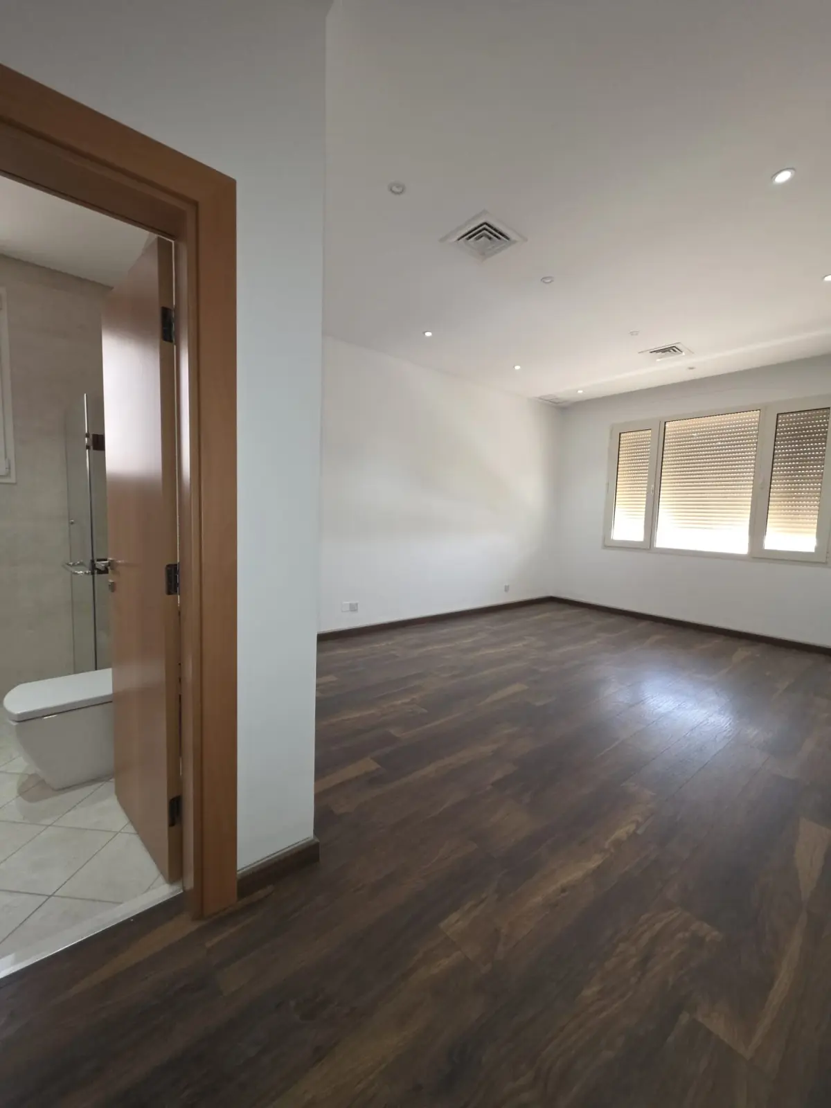 Rent Floor in Abu Fatira
