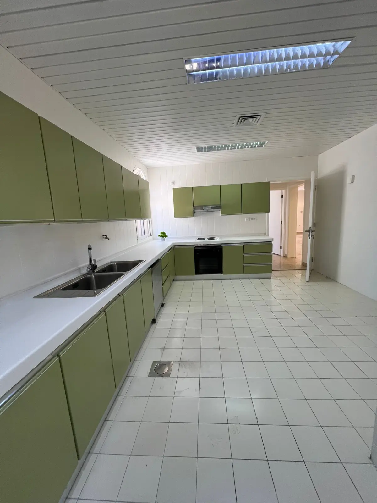 Rent Floor in Shamiya