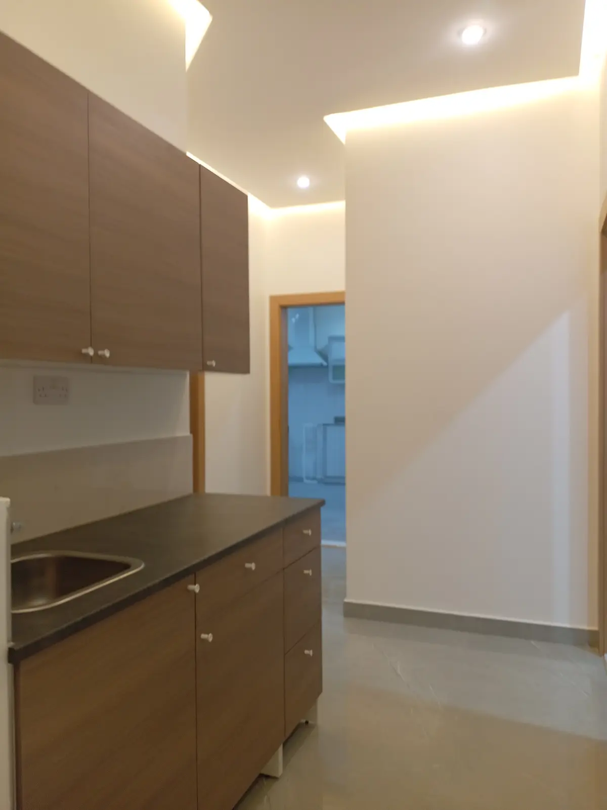 Rent Floor in Bayan