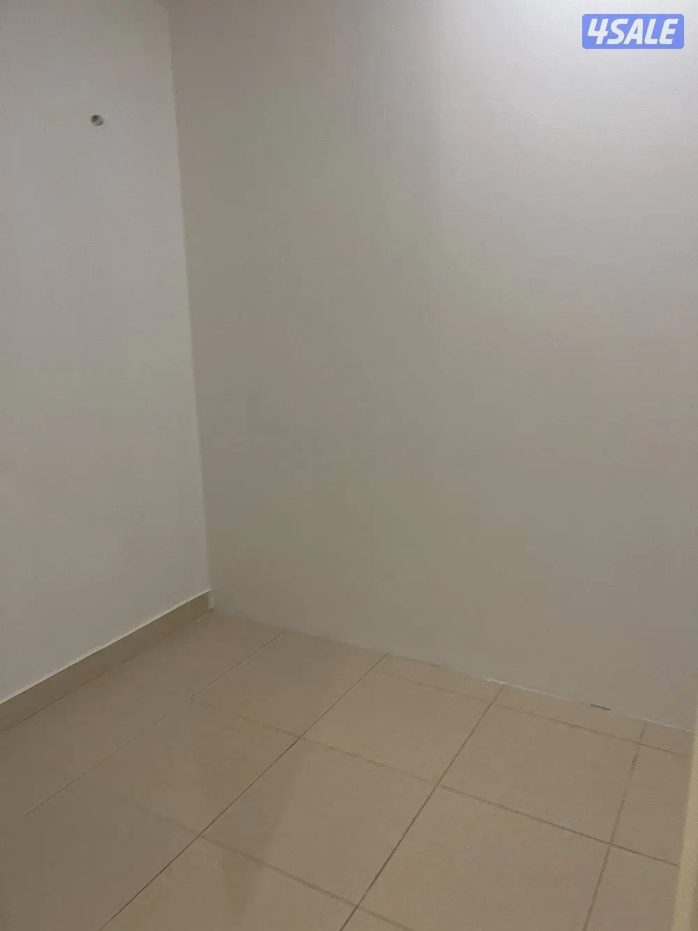 Rent Floor in Bayan