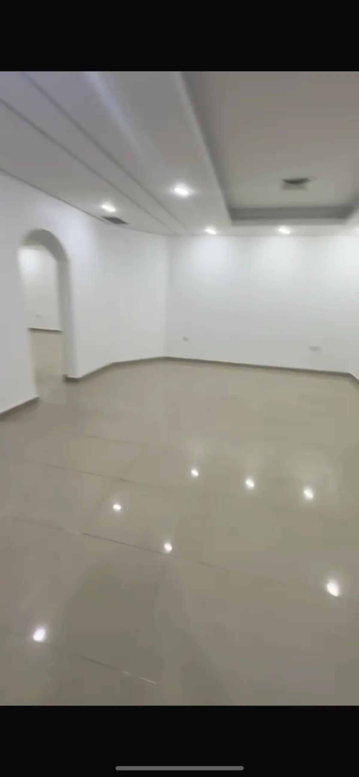 للإيجار دور في الصديق