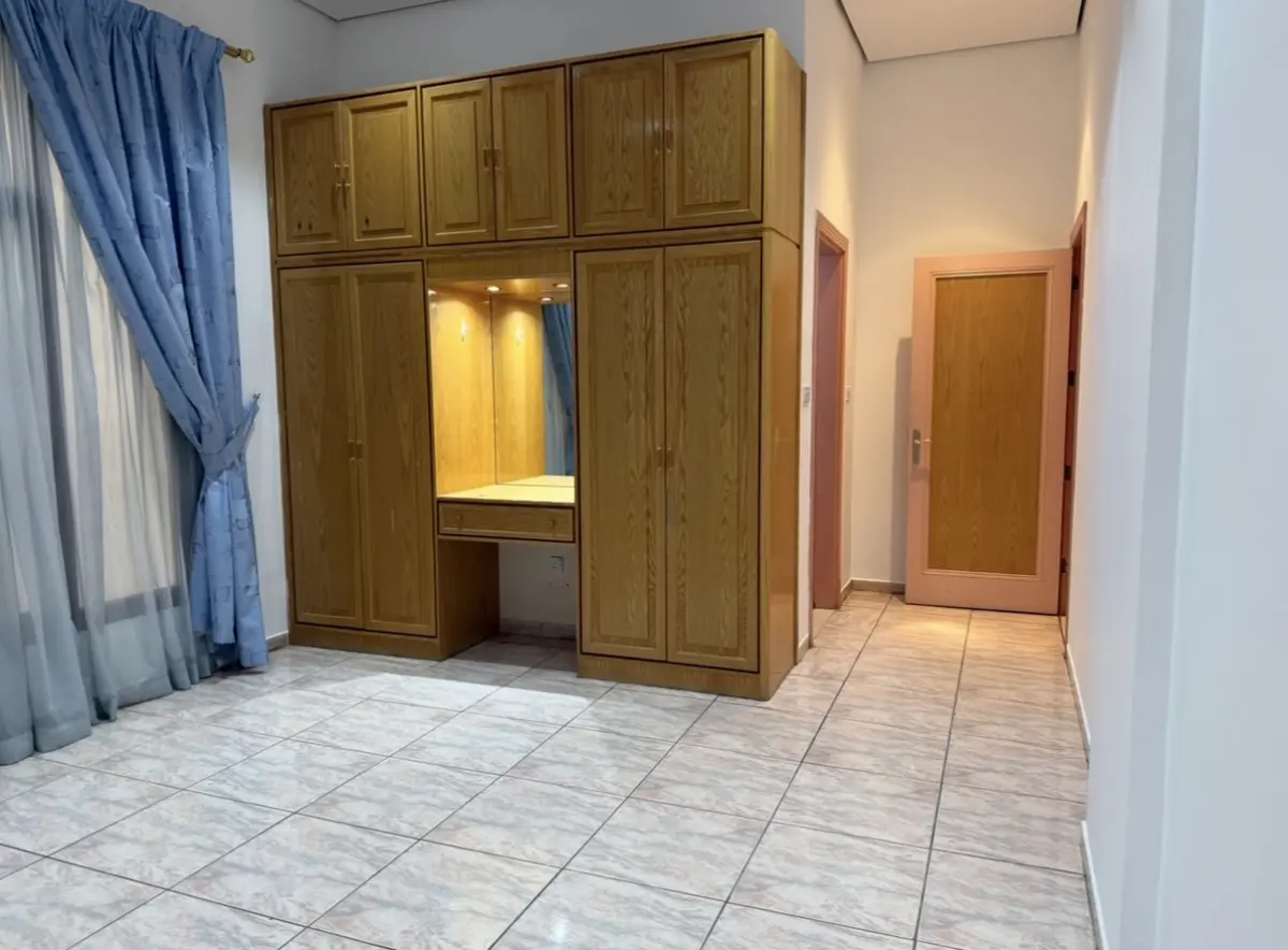 Rent Floor in Salwa