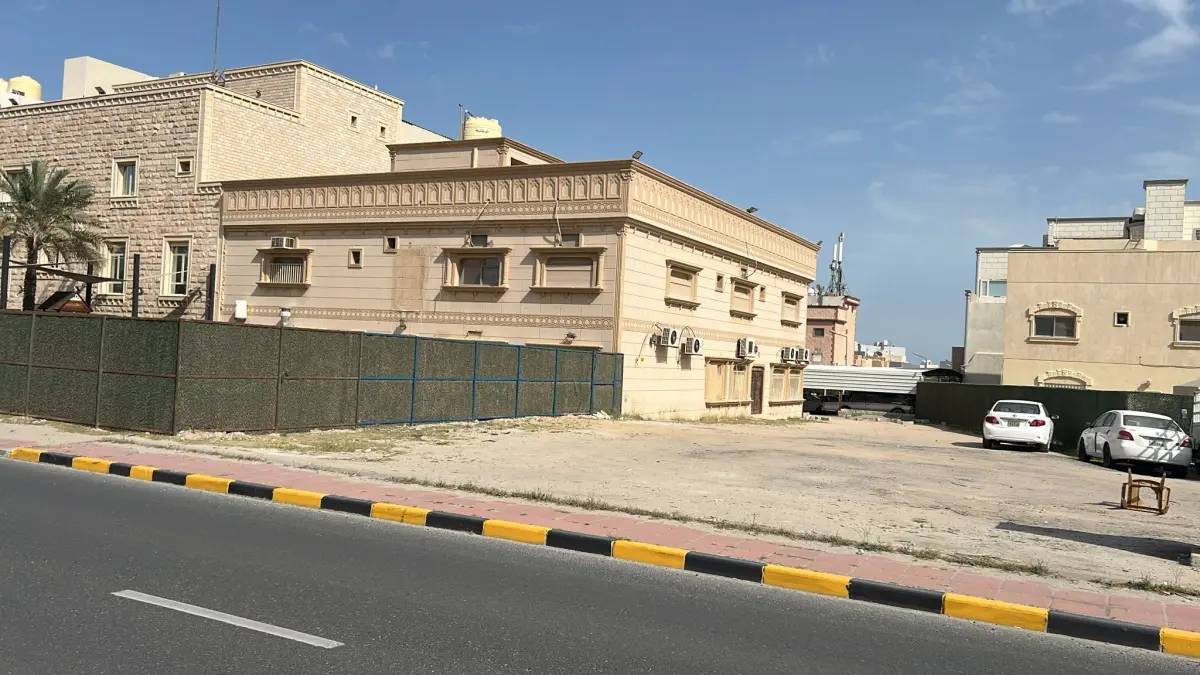 Sale House in Adan