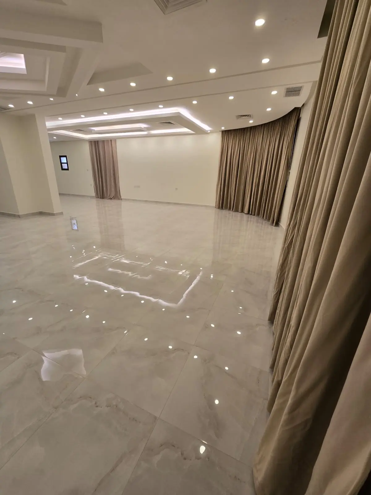 للإيجار دور في صباح الاحمد السكنية