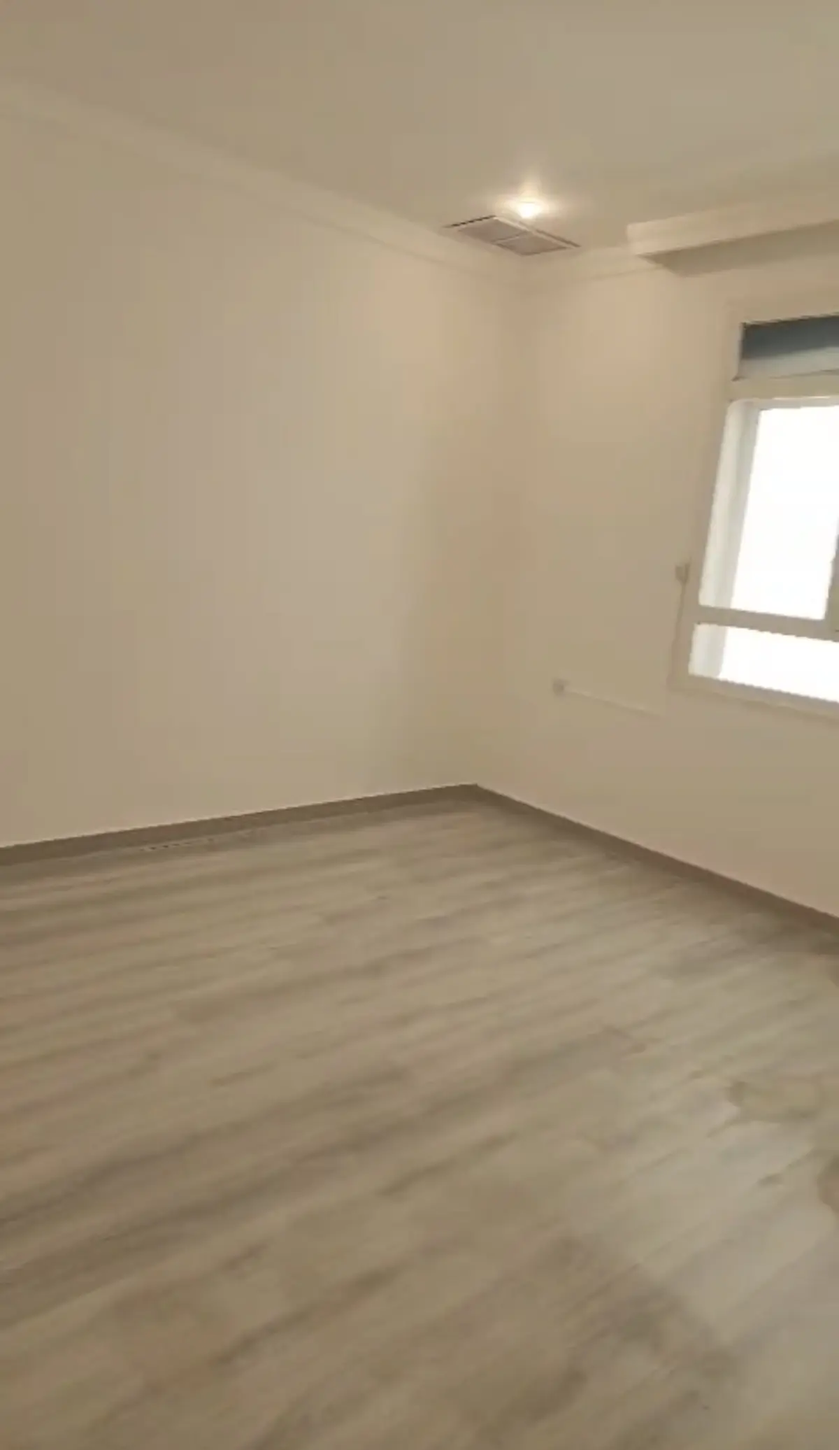 للإيجار شقة في صباح الاحمد السكنية
