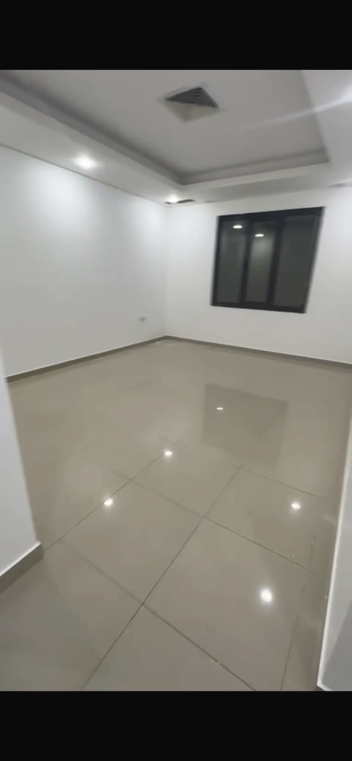للإيجار دور في الصديق