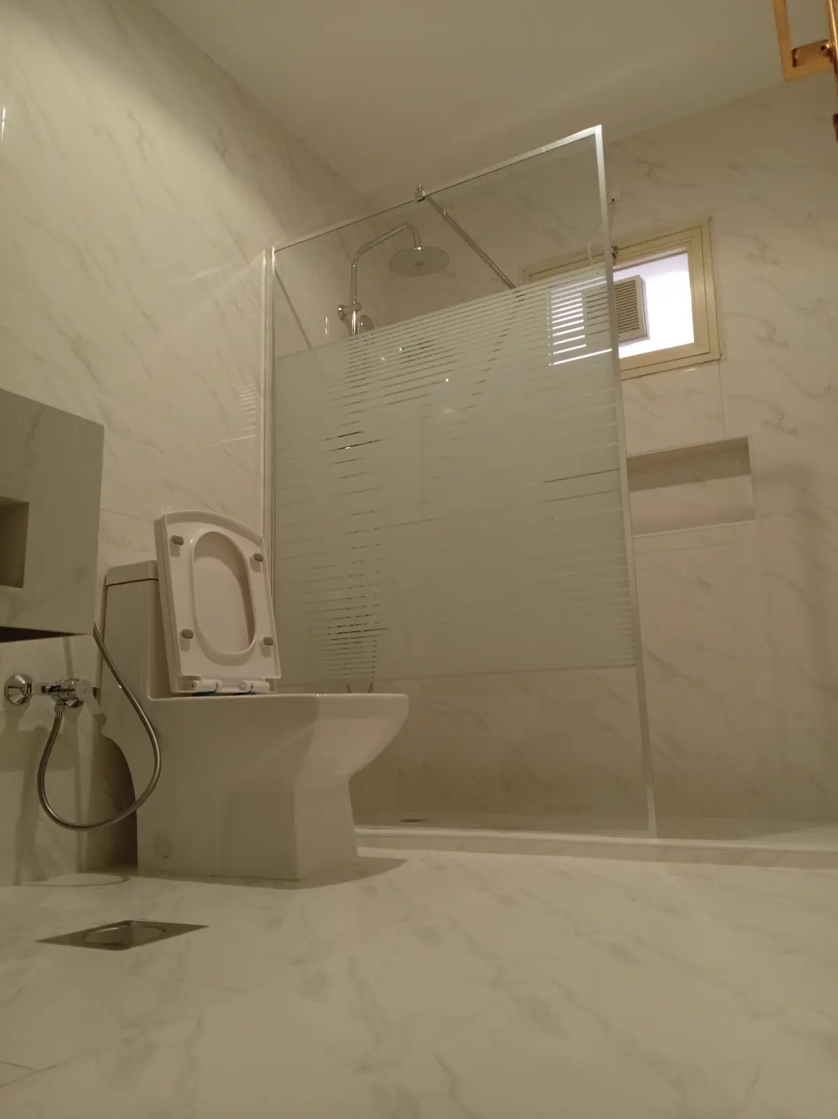 Rent Floor in Zahra