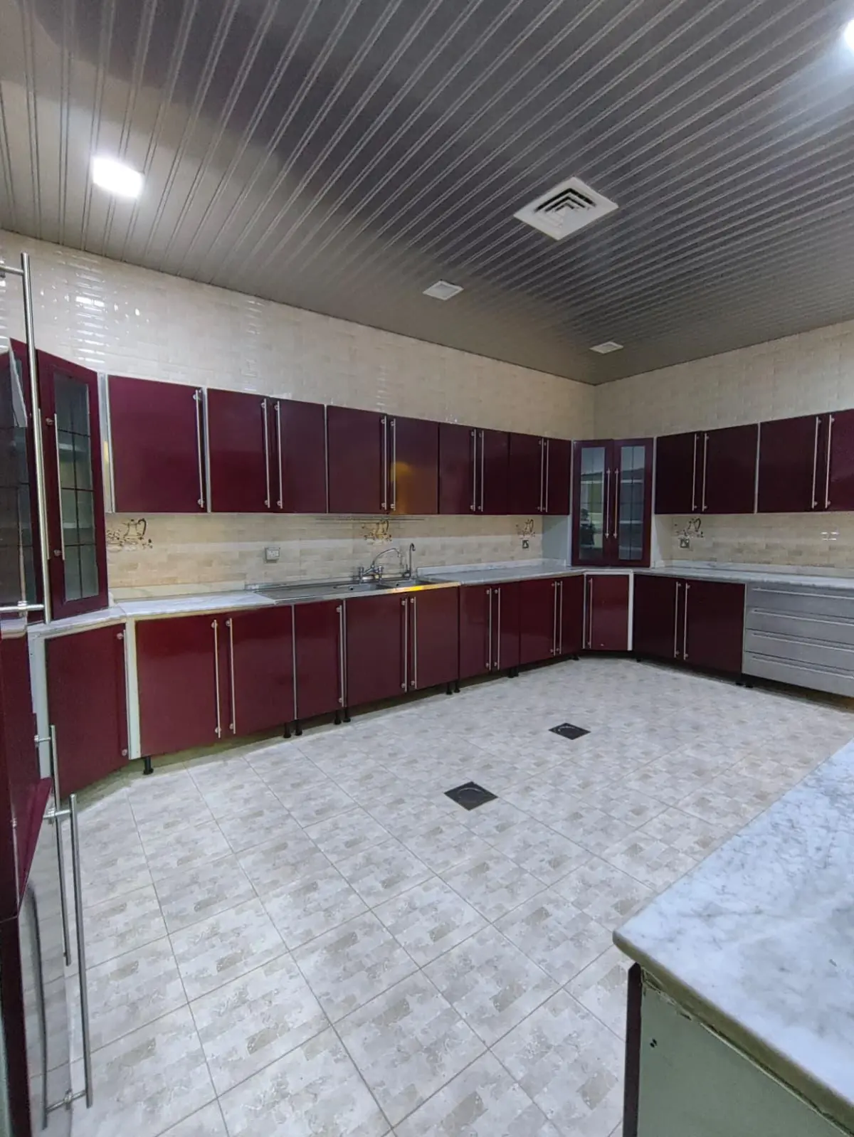 Rent Floor in Abu Fatira