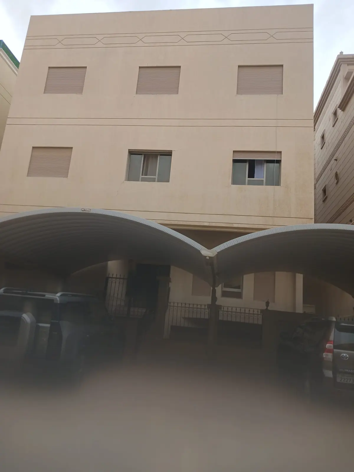 للبيع بيت في المنقف