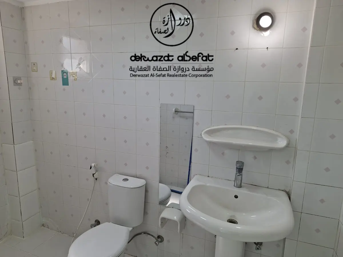 للإيجار دور في السرة