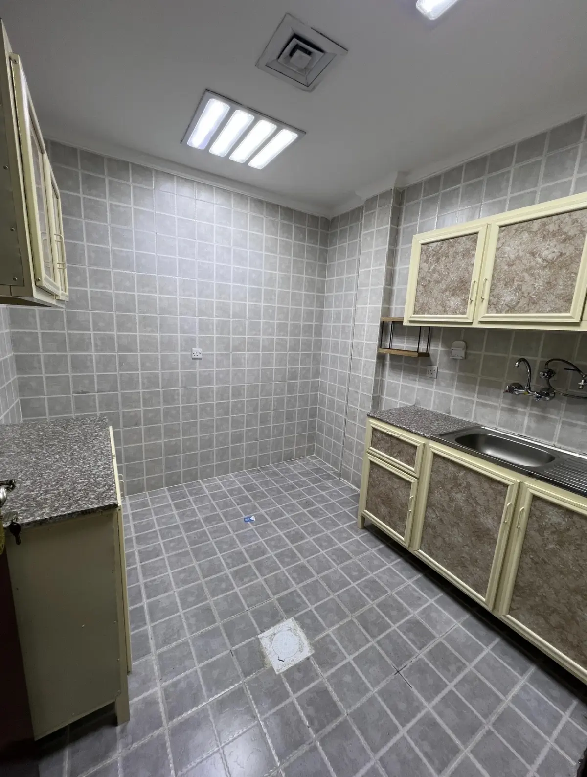 Rent Apartment in Mishref