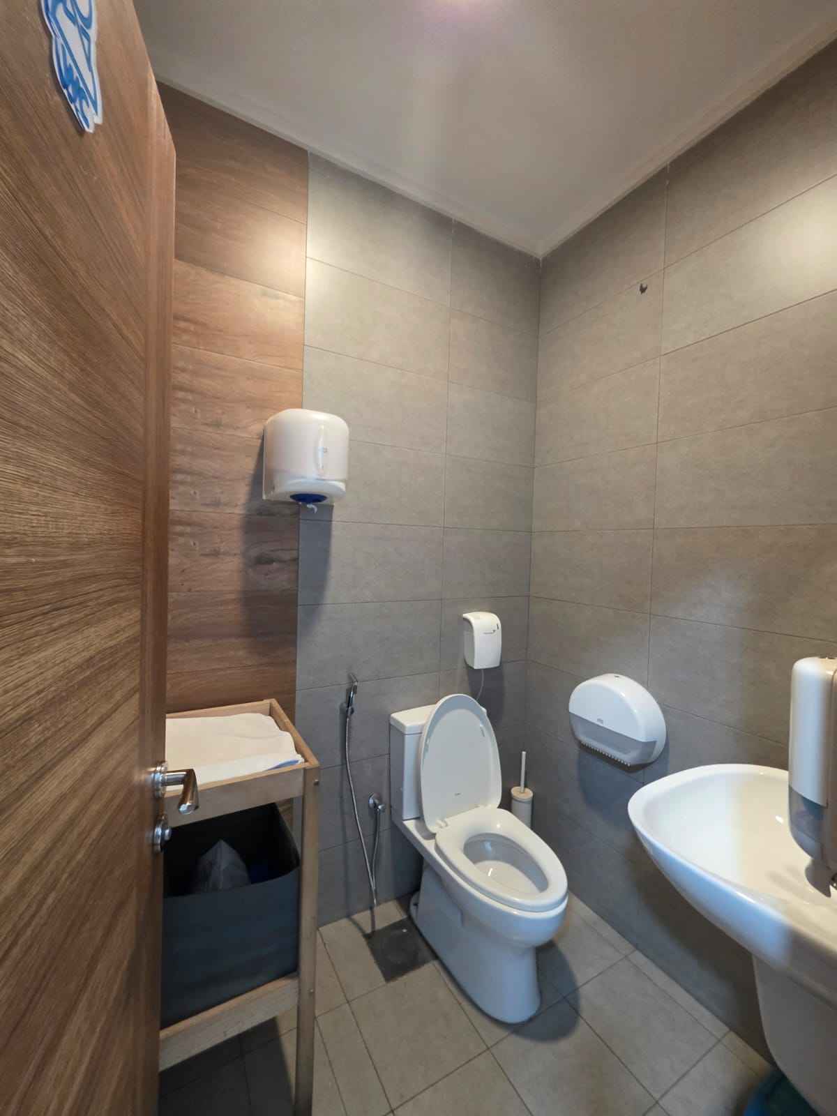Rent Commercial in Salmiya