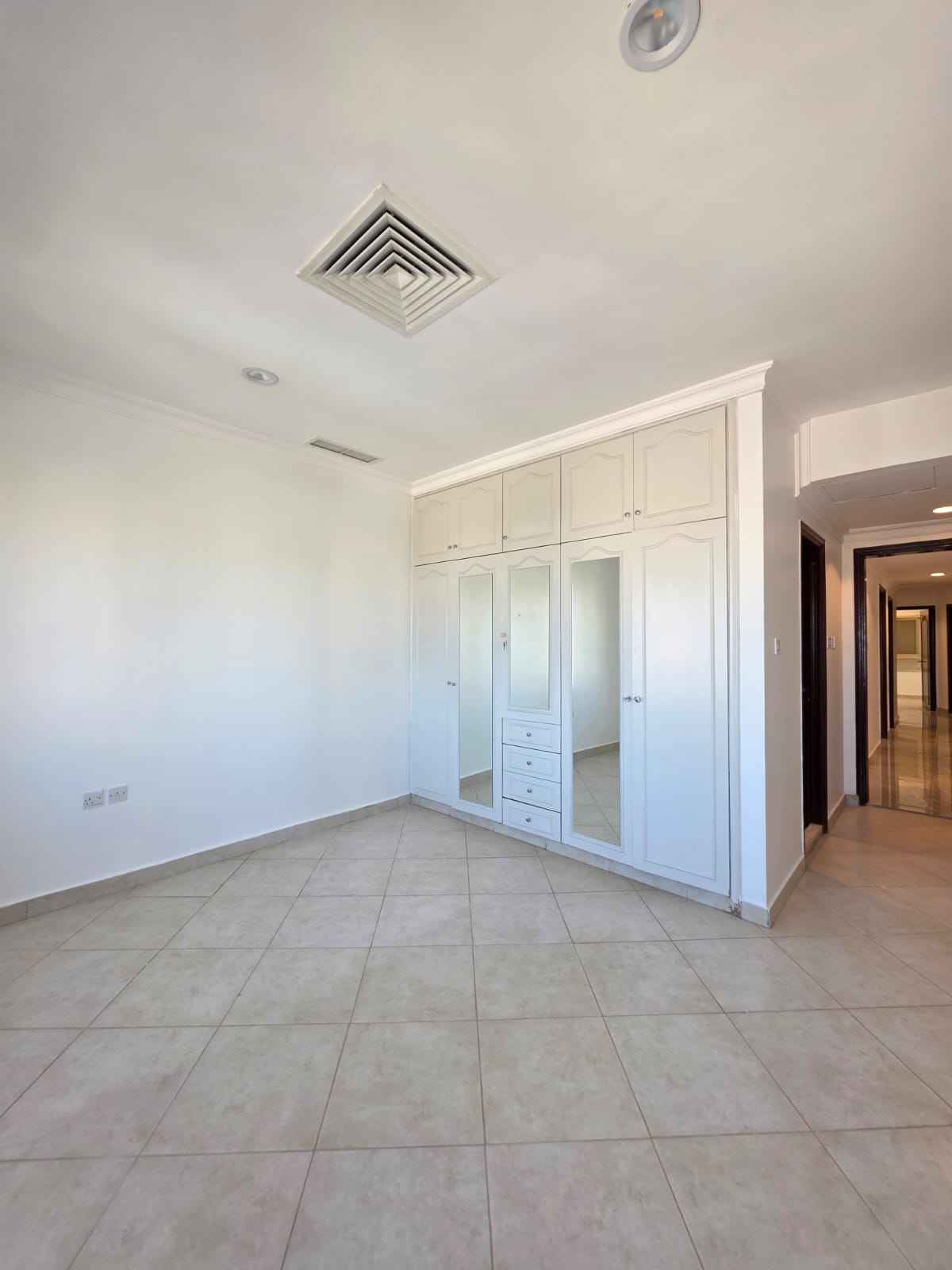 Rent Apartment in Salmiya
