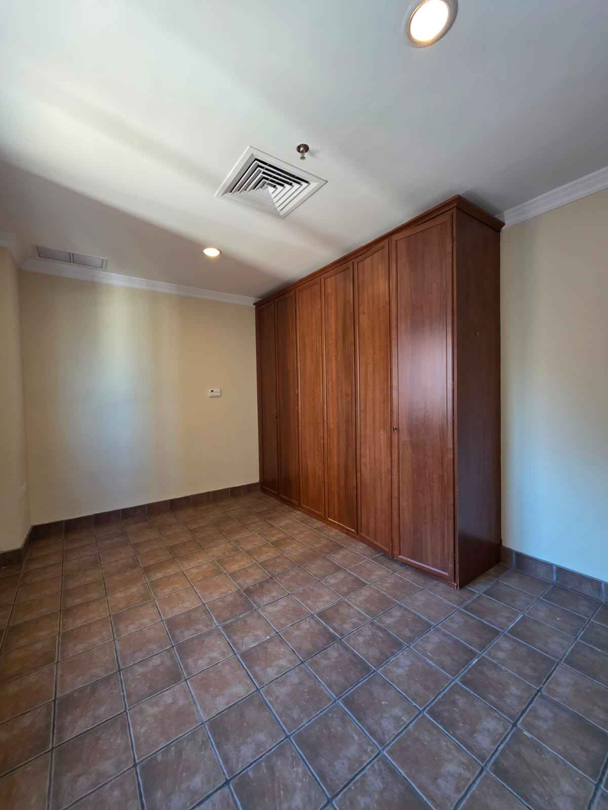 Rent Apartment in Salmiya