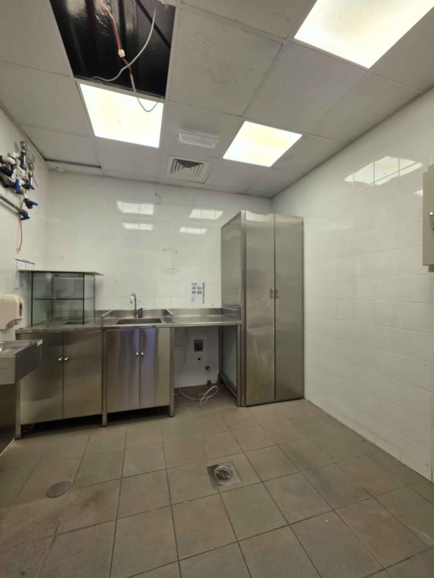 Rent Commercial in Bnaid Al-Gar