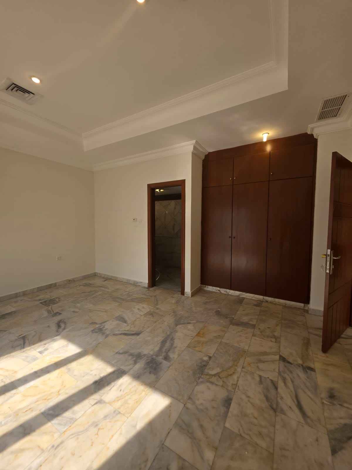 Rent Apartment in Salwa