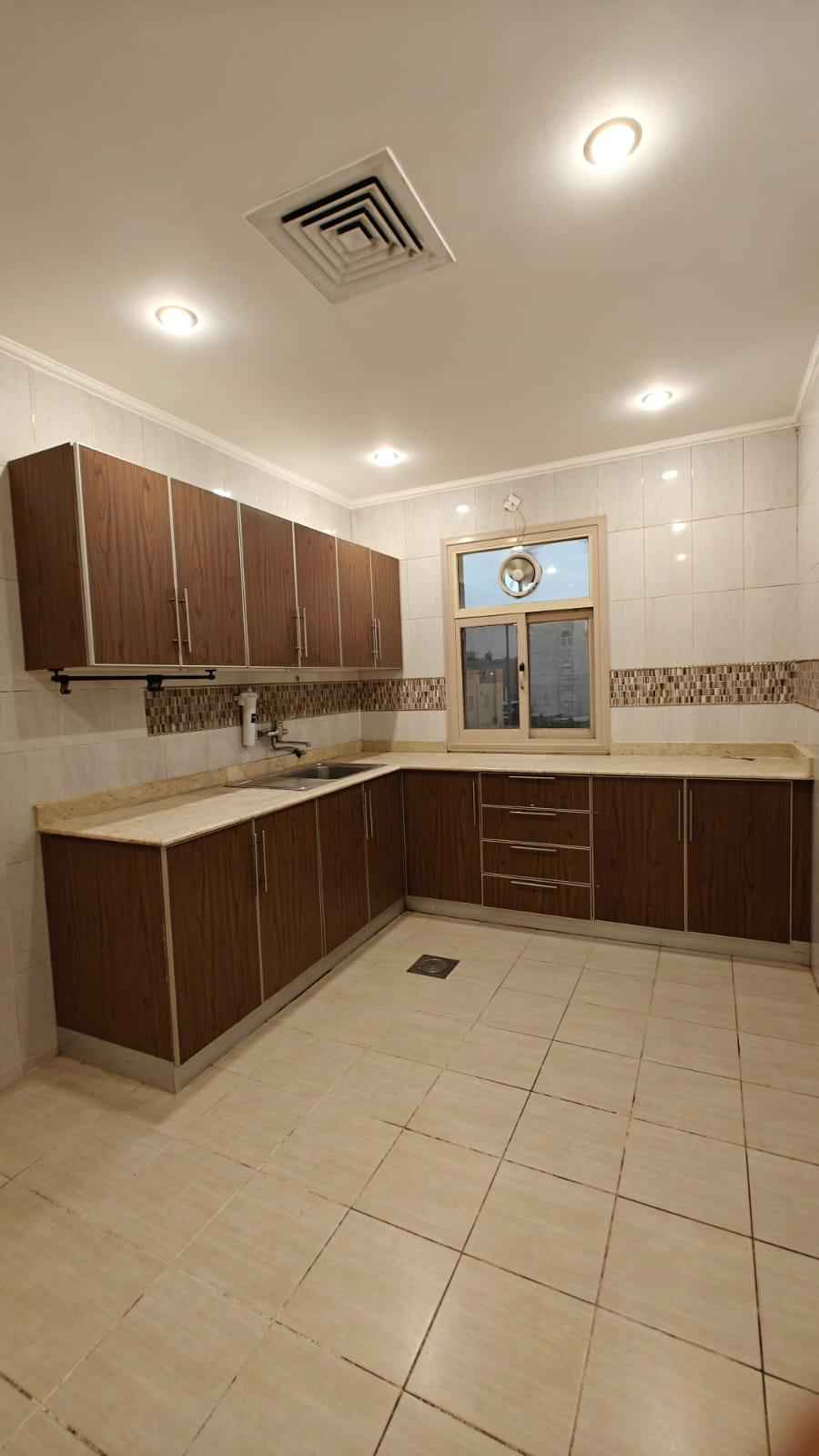 Rent Floor in Bayan