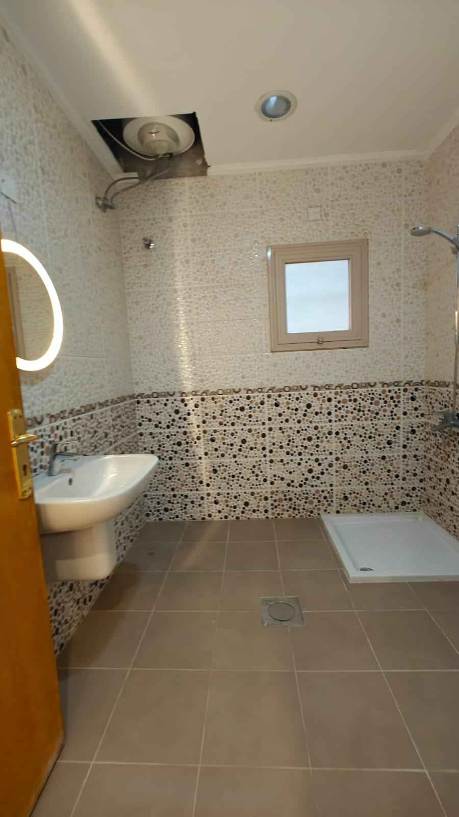 Rent Floor in Bayan