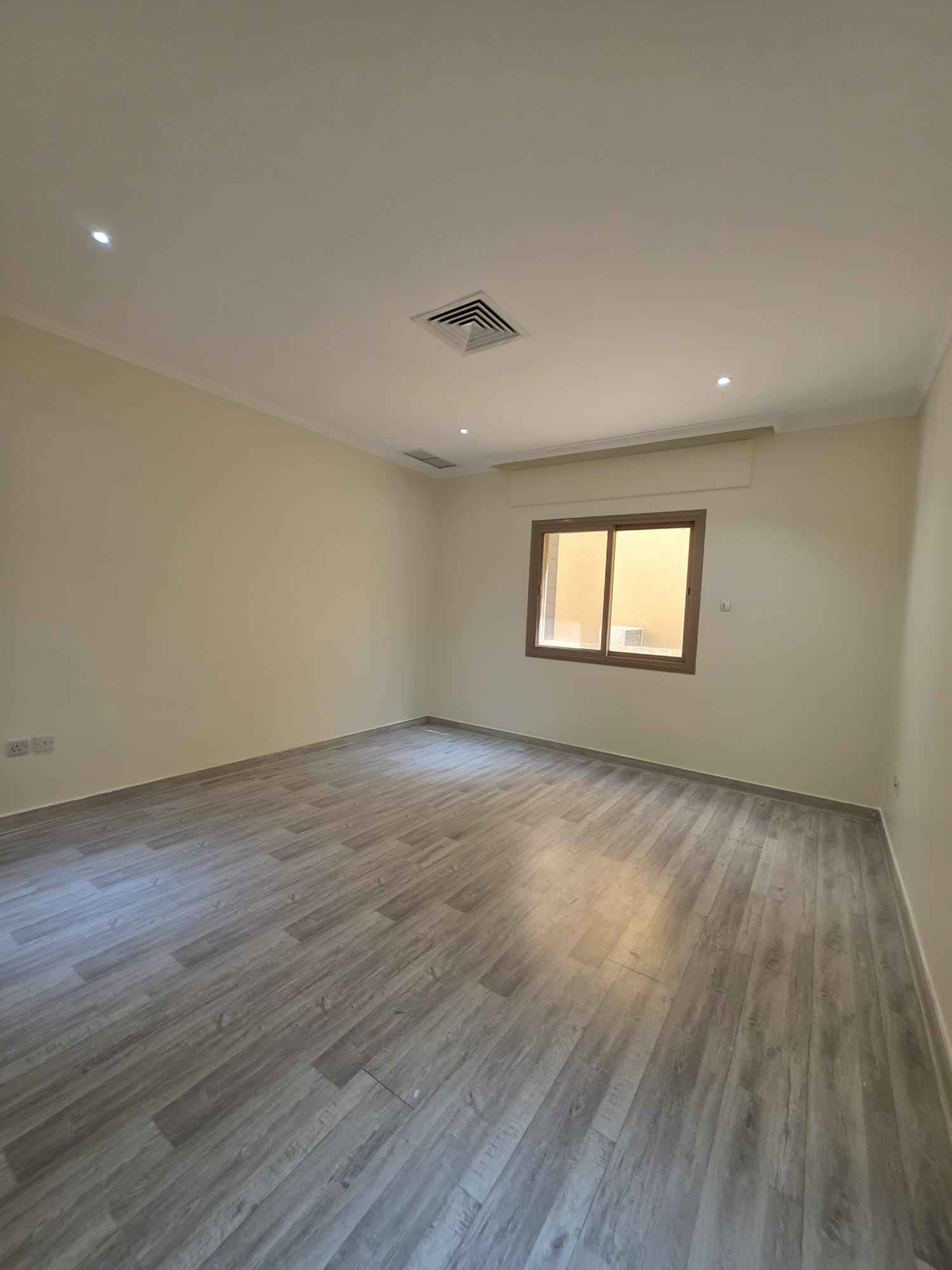 Rent House in Mangaf