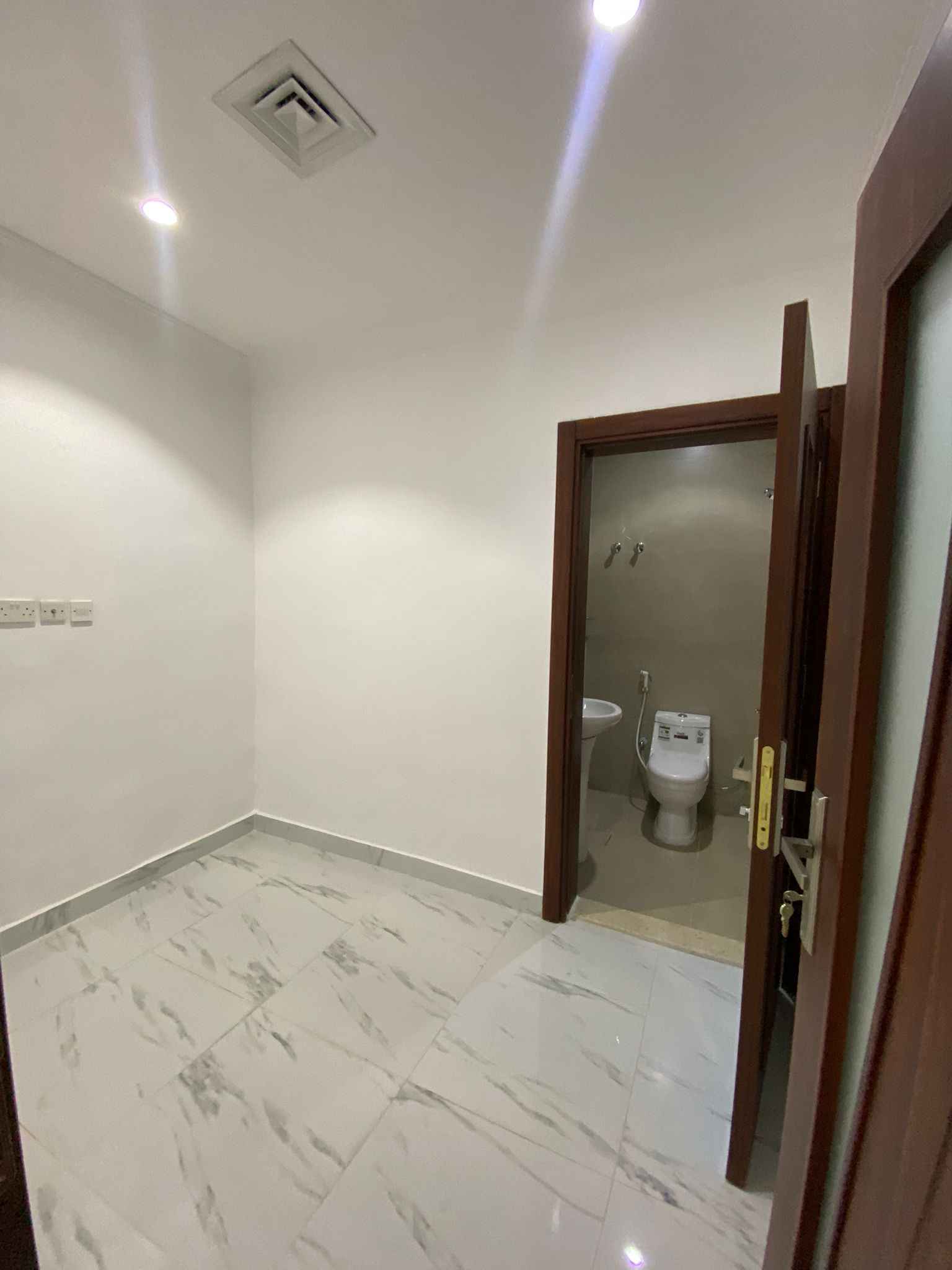 Rent Apartment in Salwa