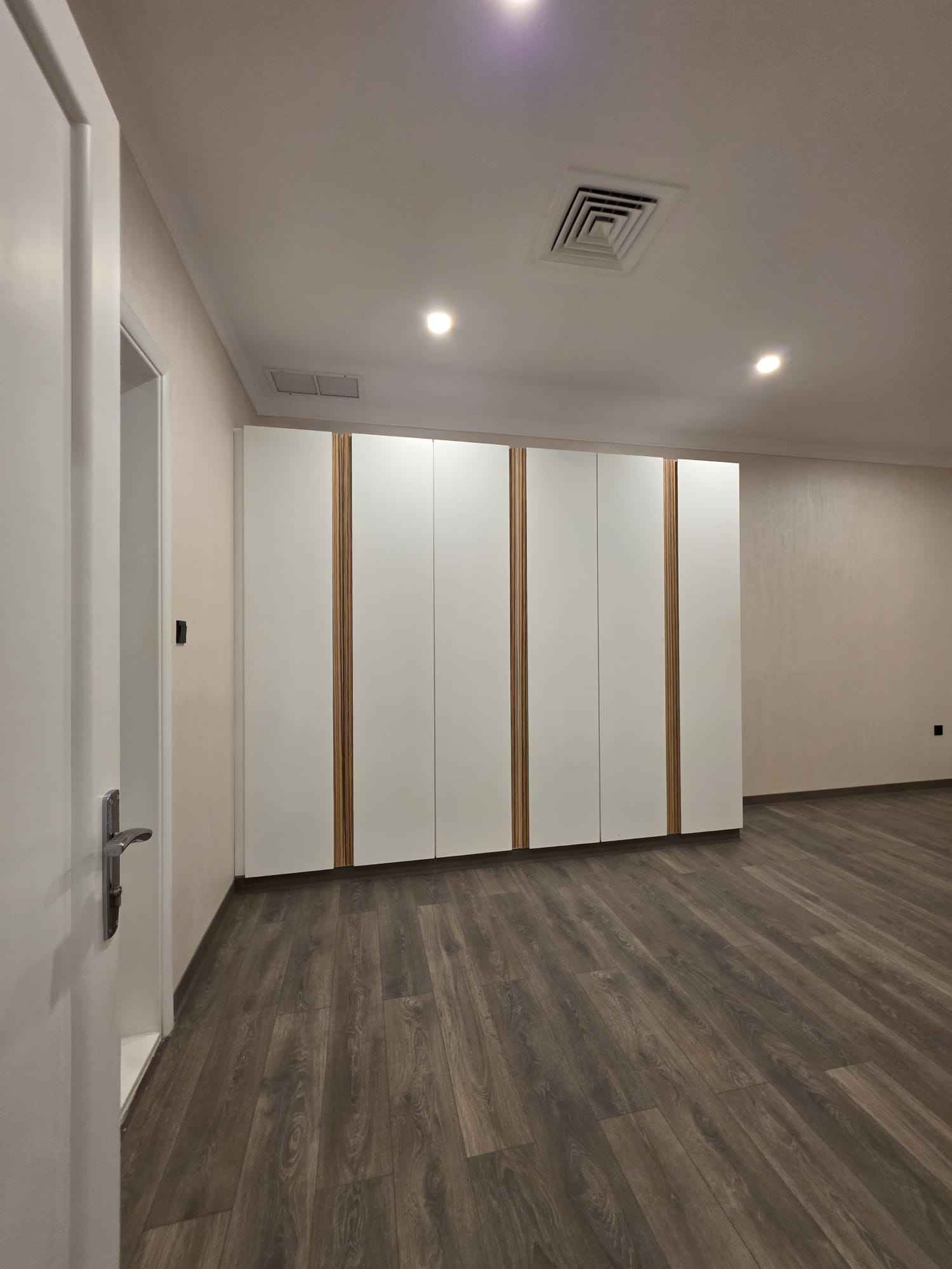 Rent Floor in Siddeeq