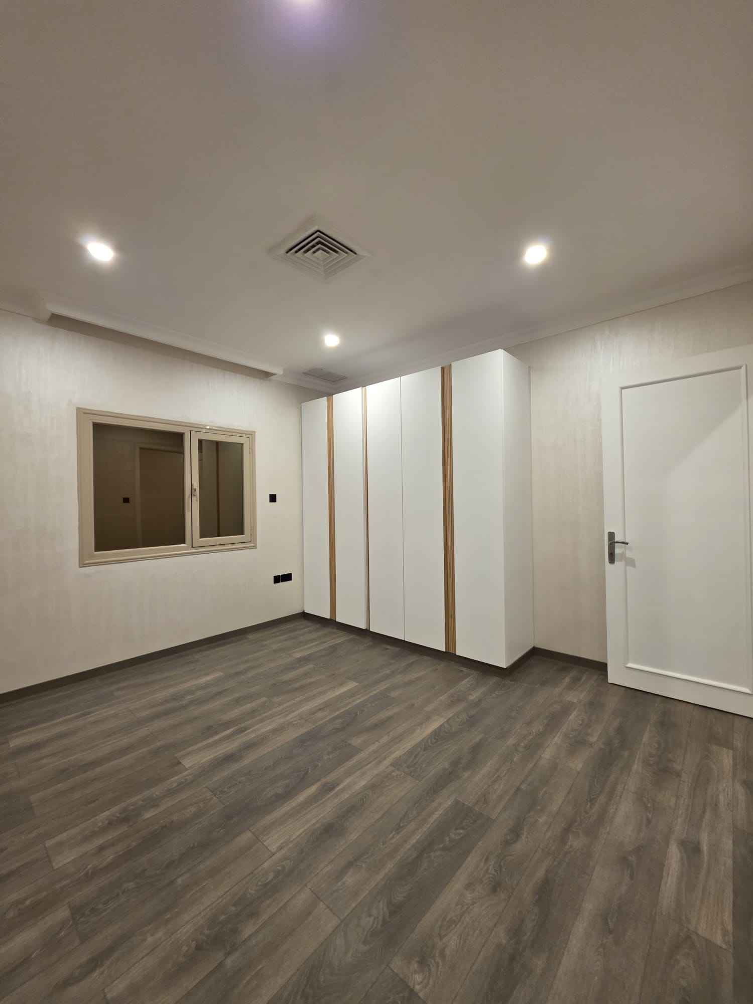 Rent Floor in Siddeeq