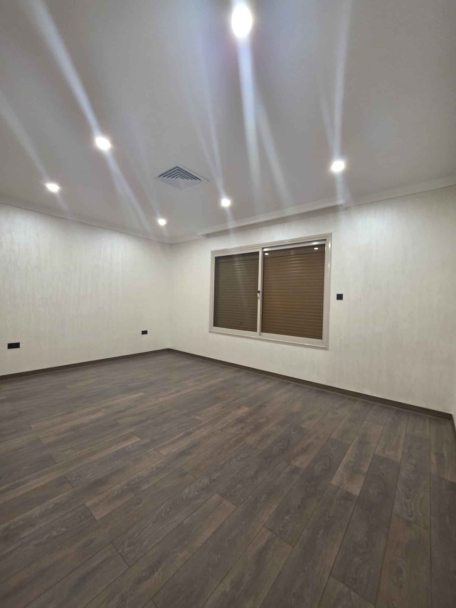 Rent Floor in Siddeeq