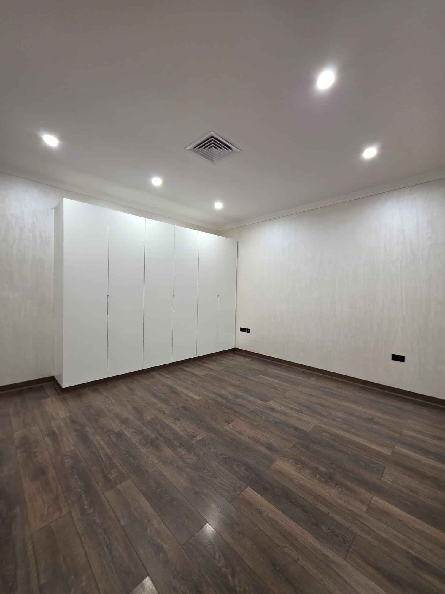 Rent Floor in Siddeeq