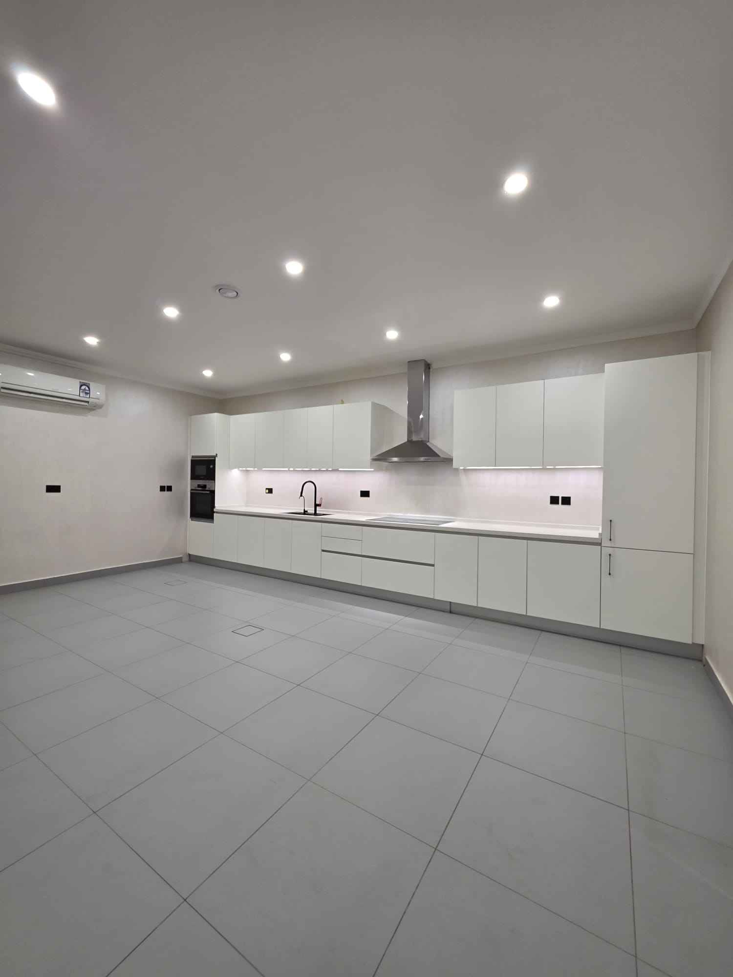 Rent Floor in Siddeeq
