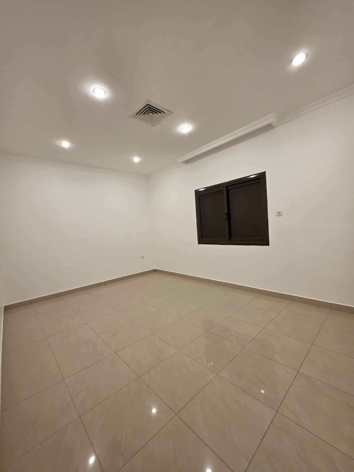 Rent Floor in Siddeeq