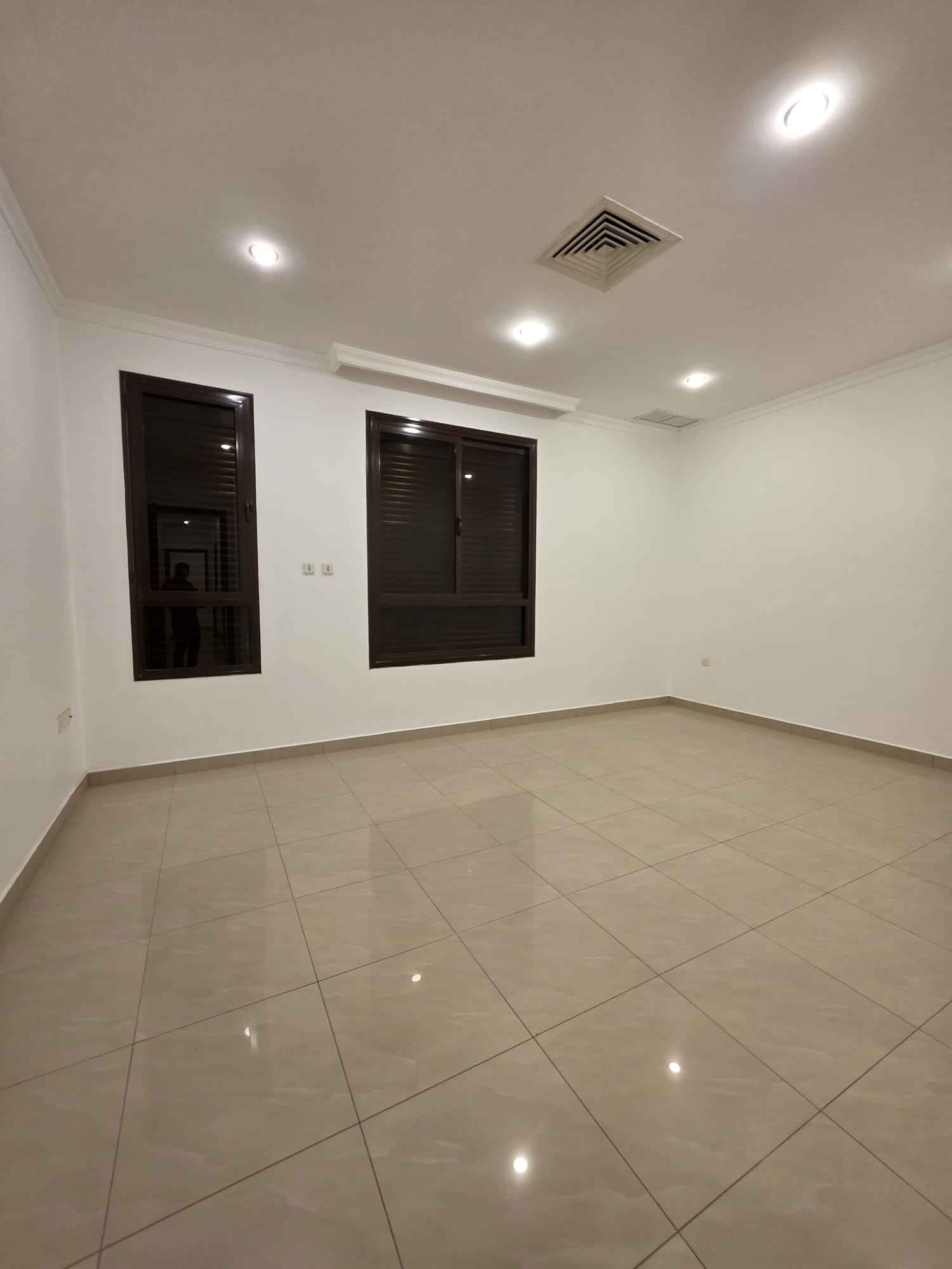 Rent Floor in Siddeeq