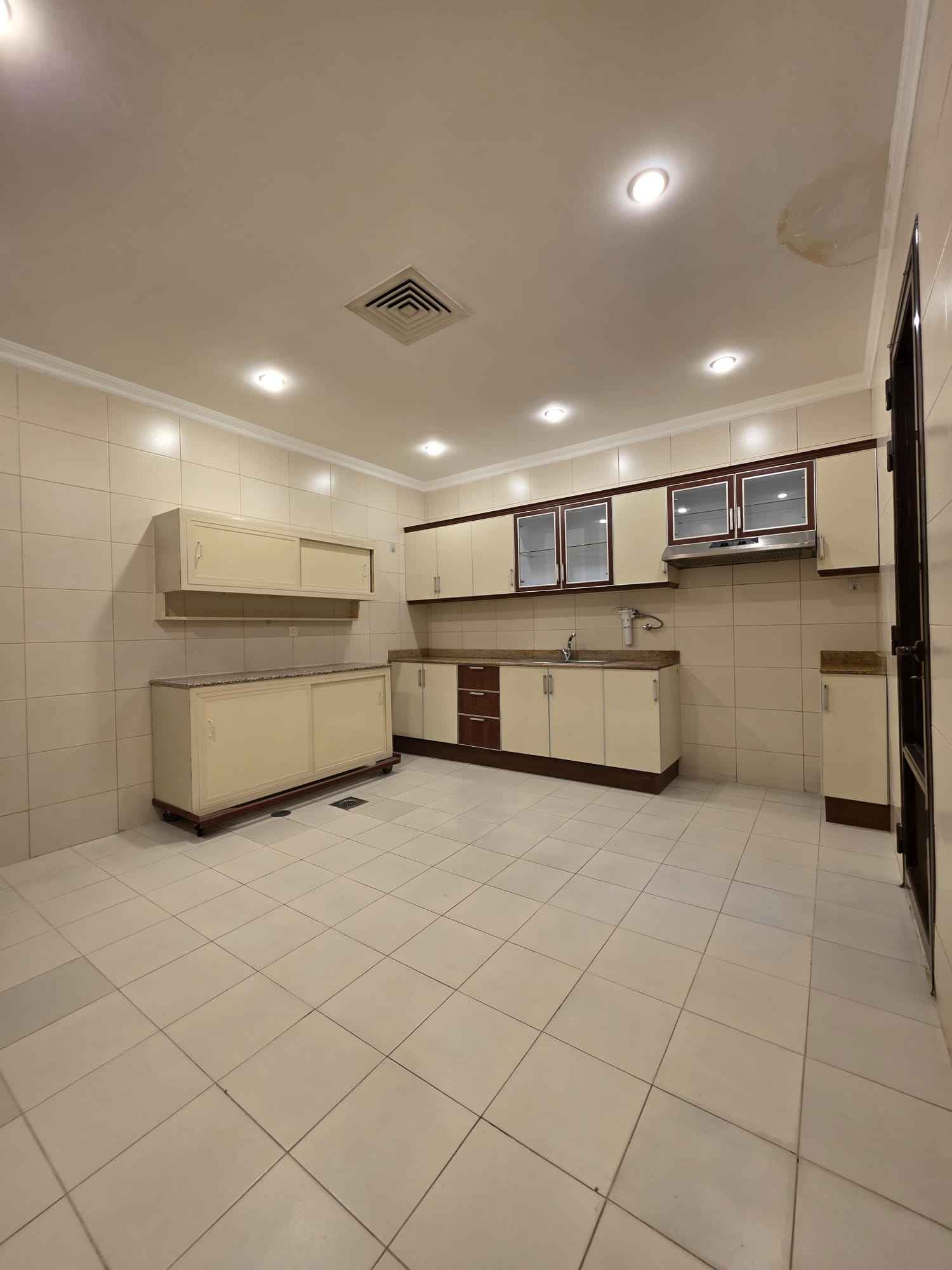 Rent Floor in Siddeeq