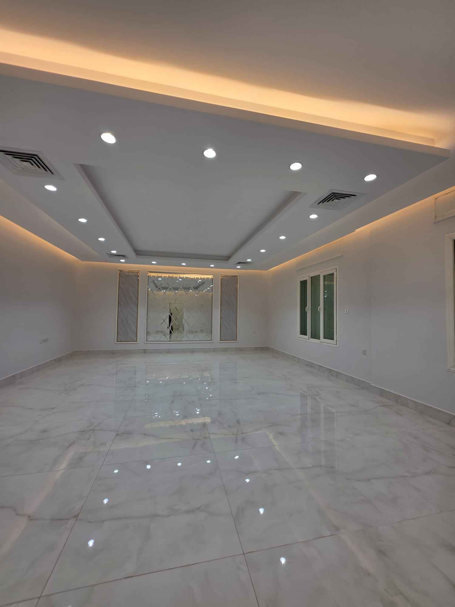 Rent Floor in Funaitees