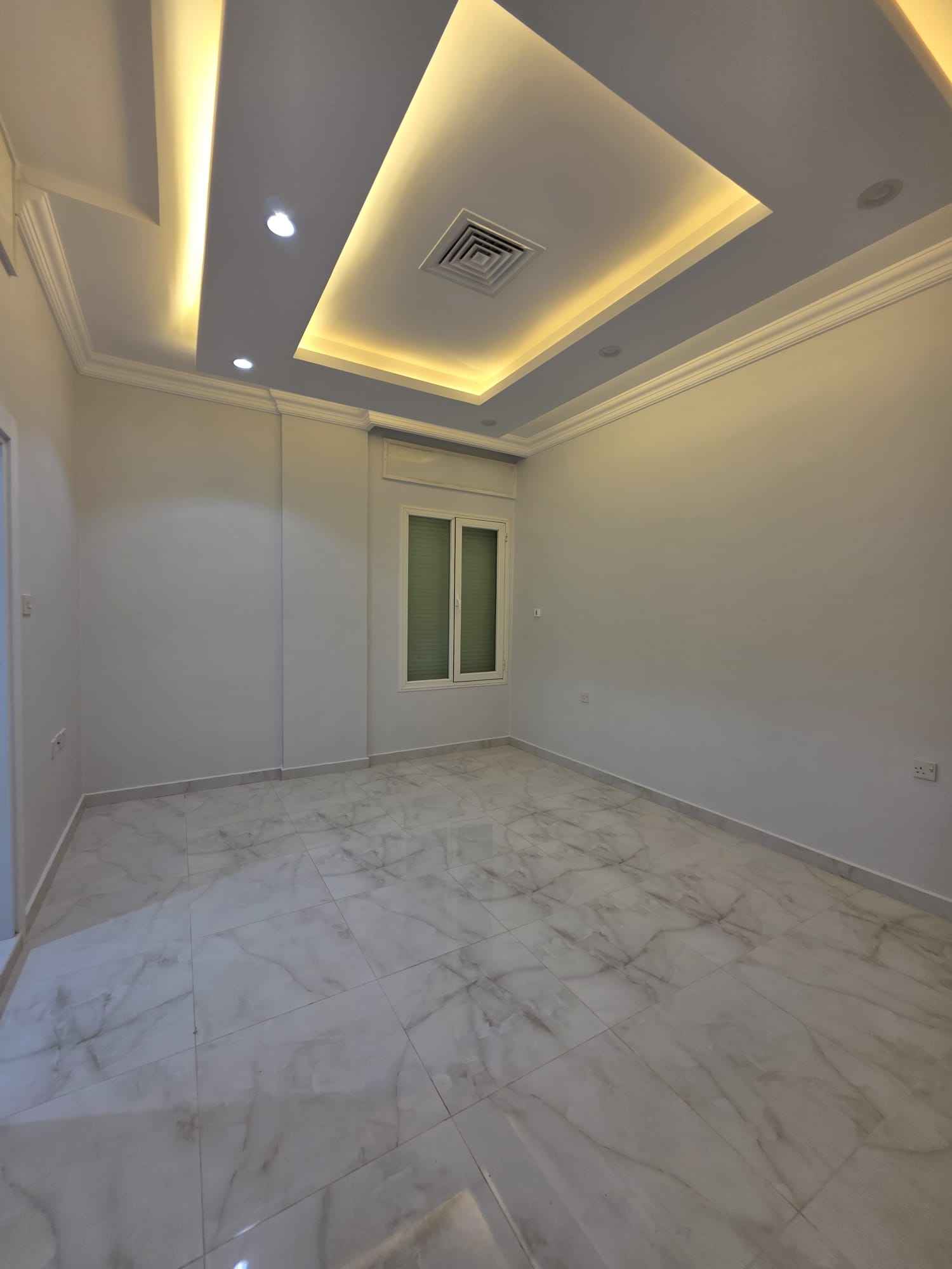 Rent Floor in Funaitees