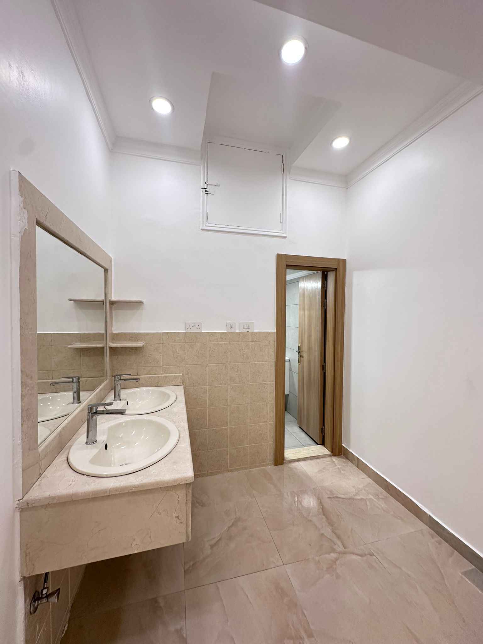 Rent House in Shaab Residential