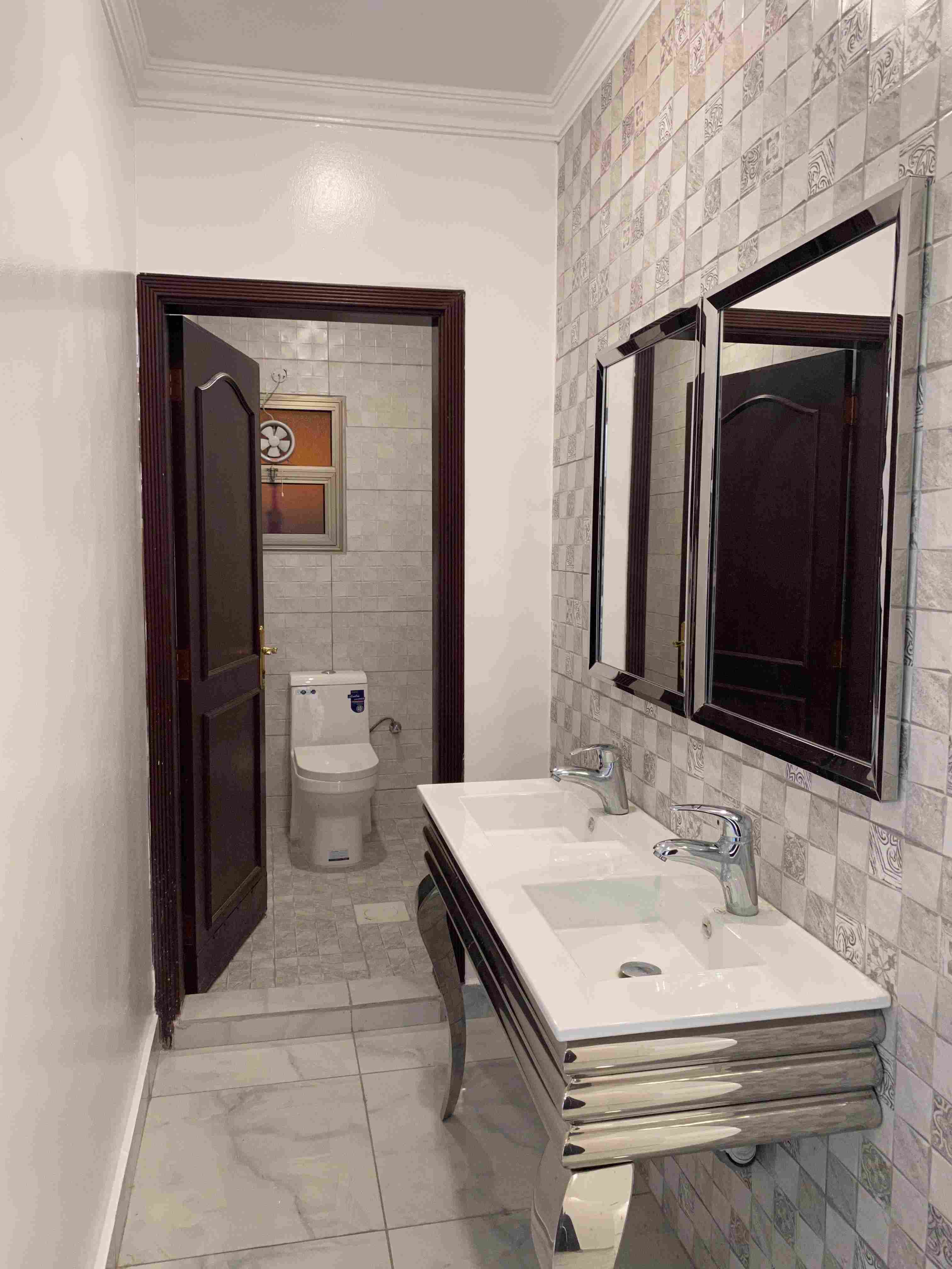 Rent Floor in Surra