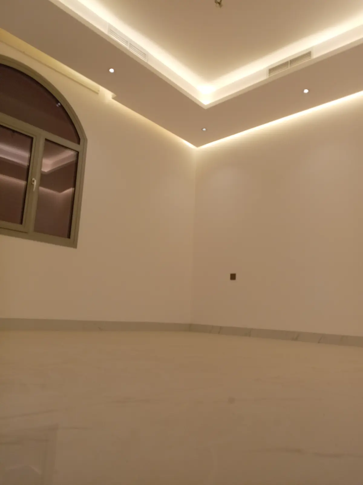 Rent Apartment in Omariya