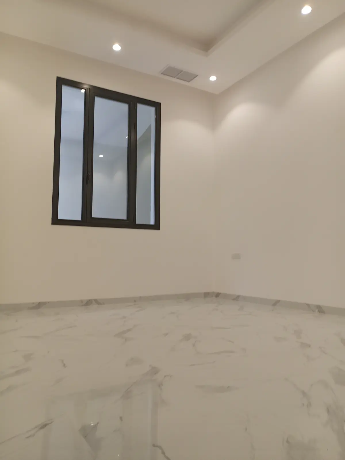 Rent Apartment in Omariya
