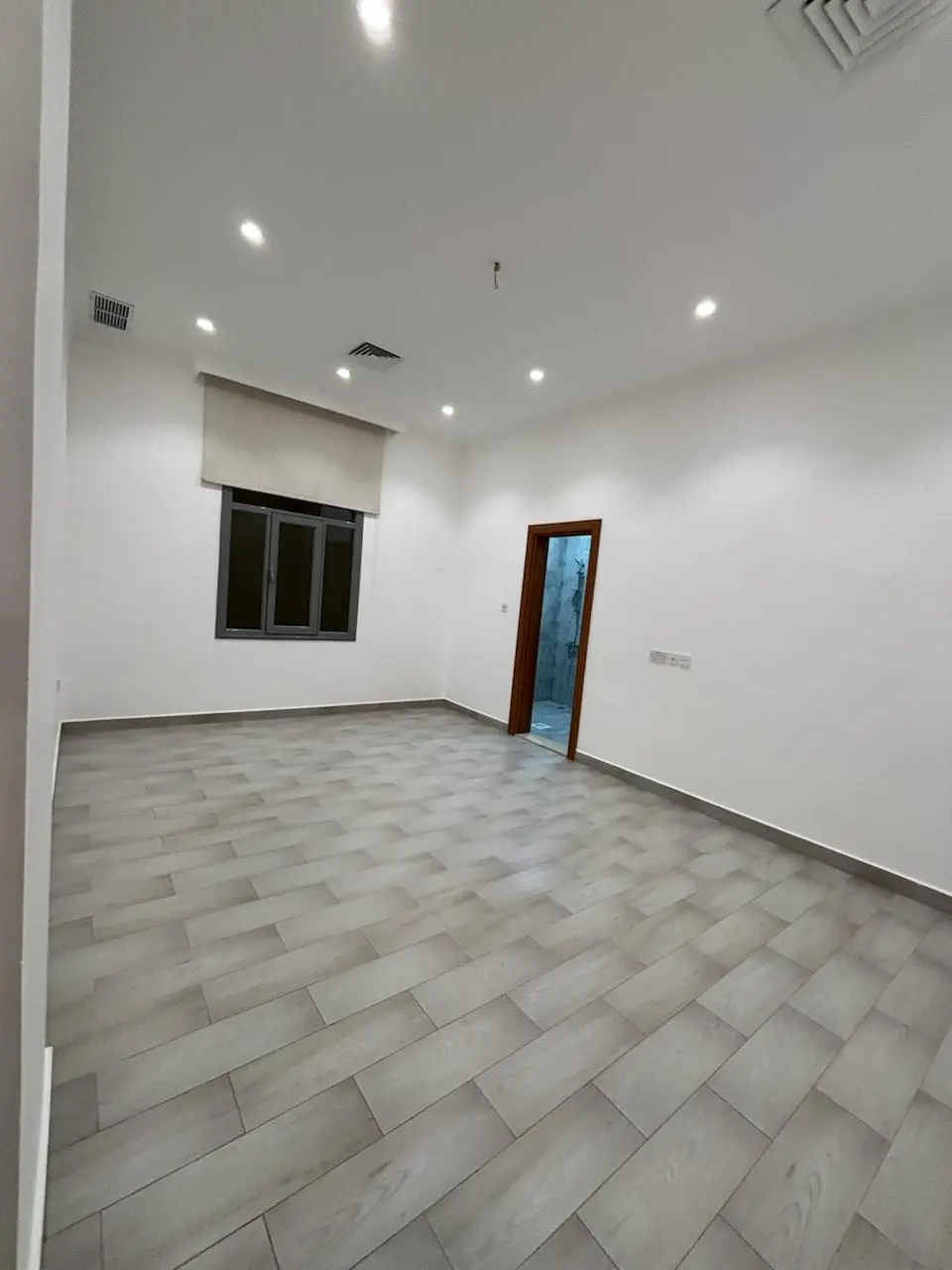 Rent Floor in Abu Fatira