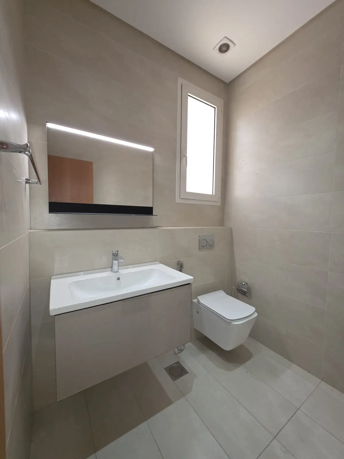 Rent Floor in Abu Fatira