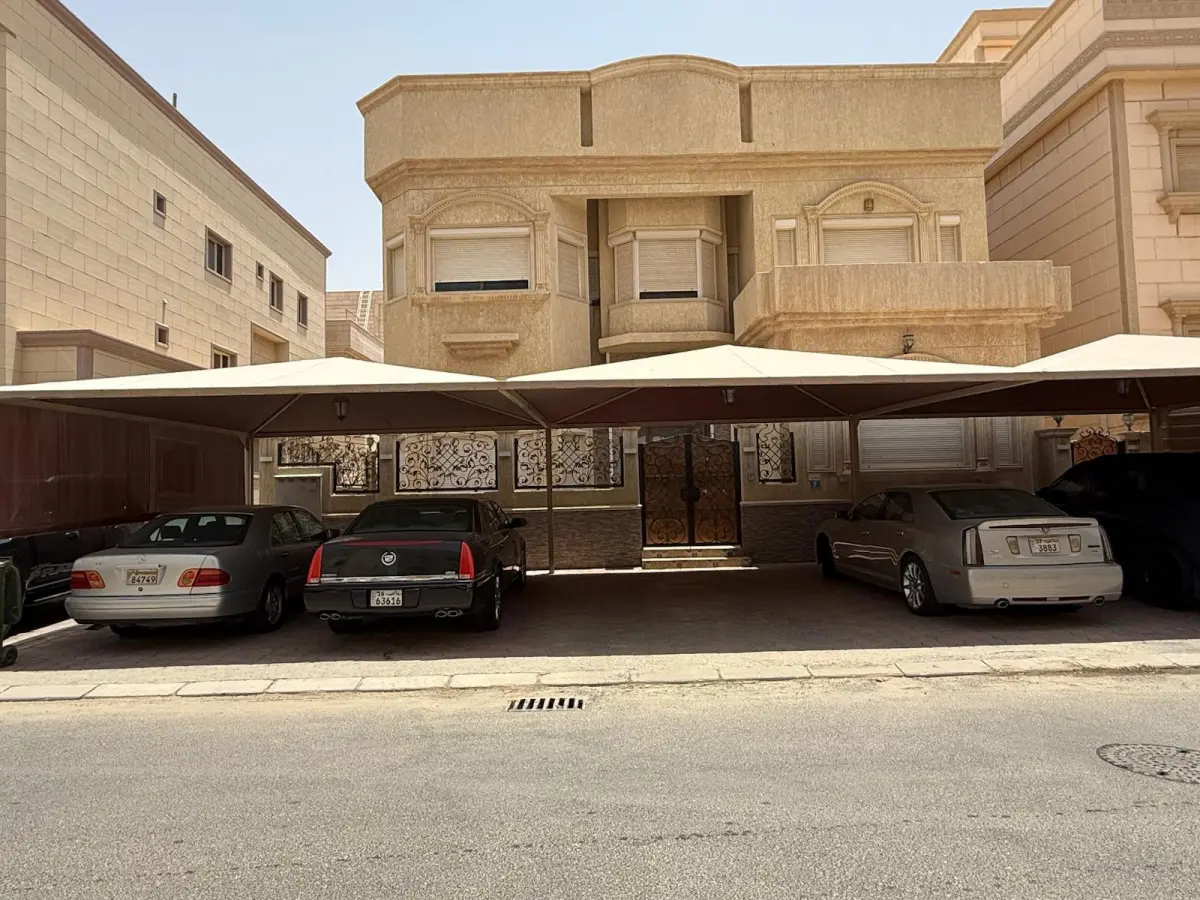 Rent House in Abdullah Al-Mubarak - West Jleeb